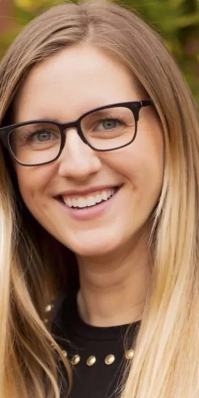 CARSTEN ASSOCIATE PHOTOGRAPHER